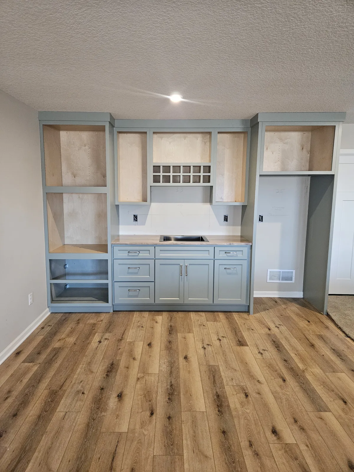 Beautiful laminate flooring installed by Dylan at Chamberlin Flooring