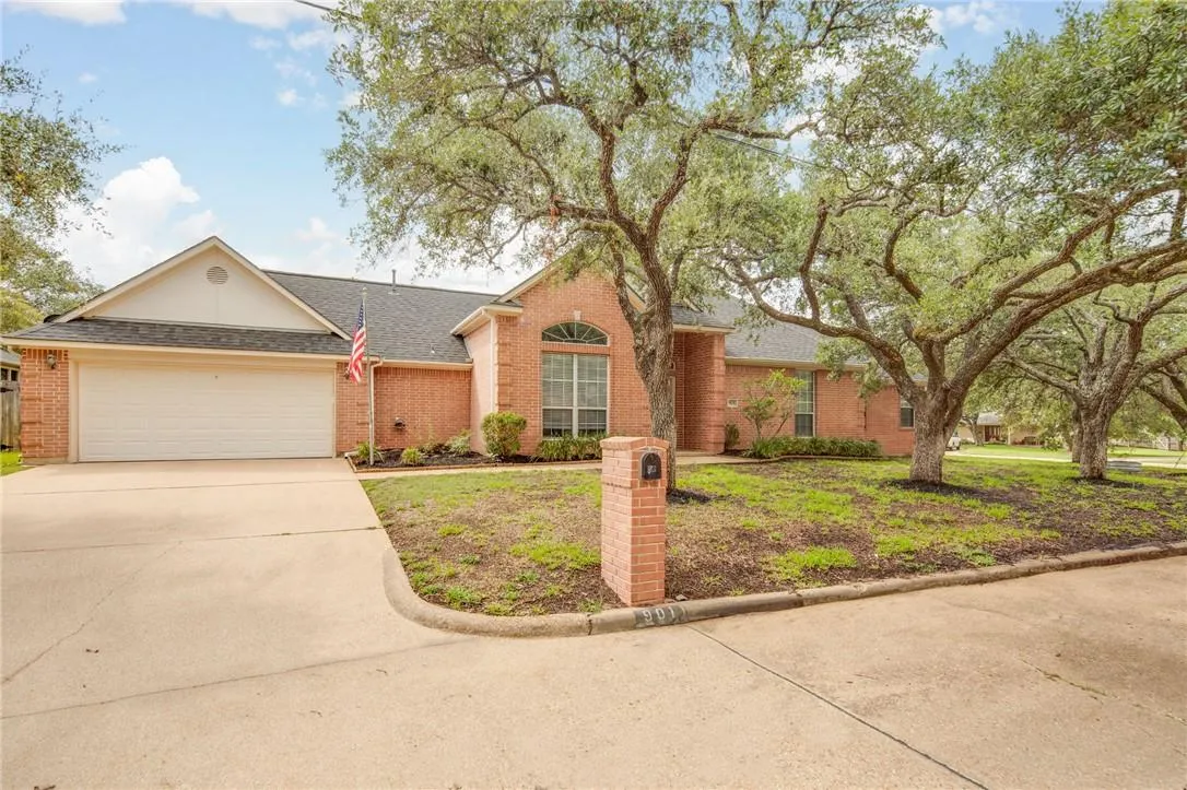 Bryan Concrete builds and installs Driveway