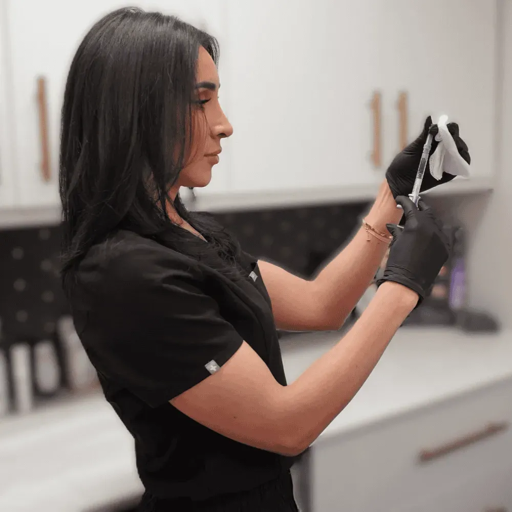 Aesthetic expert Marisa showing a procedure following best practice methods