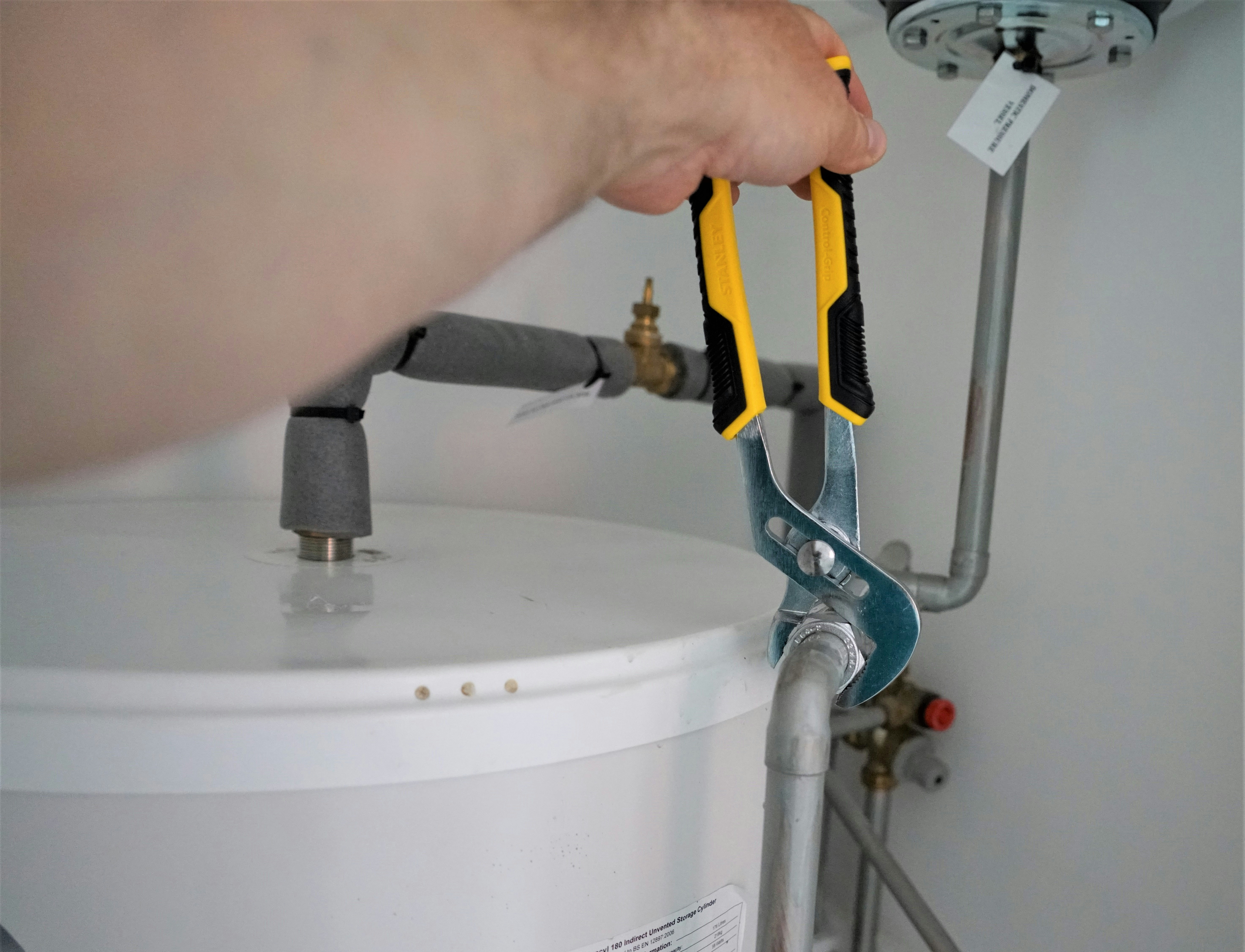 Entretien installation chauffe-eau Bordeaux