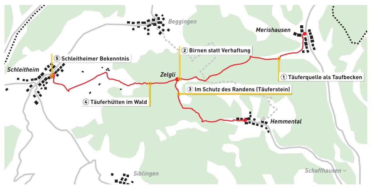 Ein quadratisches Bild eines alten Pergamentmanuskripts mit handgeschriebener deutscher Schrift, das auf einem Holztisch neben einer Feder und einem Tintenfass liegt. Sanftes natürliches Licht hebt die Textur des Papiers hervor und vermittelt ein Gefühl historischer Authentizität und Ehrfurcht vor dem Dokument.