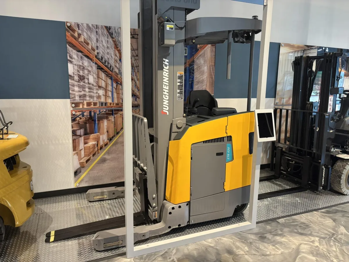 Showroom Forklift