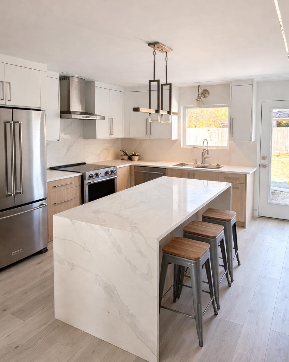contemporary-coastal-kitchen-modern-waterfall-kitchen-island-white-oak-remodel-30a