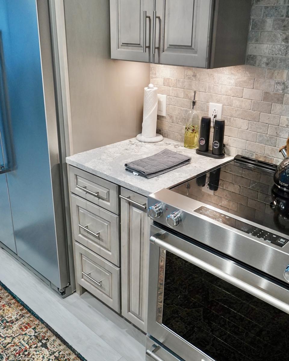 gray-shaker-cabinets-stone-backsplash-30a-kitchen-design-2
