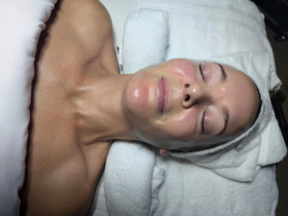 EN Spa "Sluff Off" Skin Rejuvenation Facial