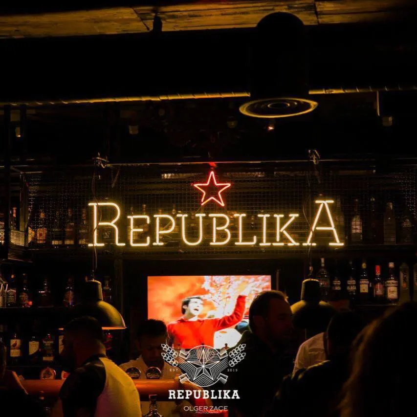 Republika Housepub Banner - Albania360