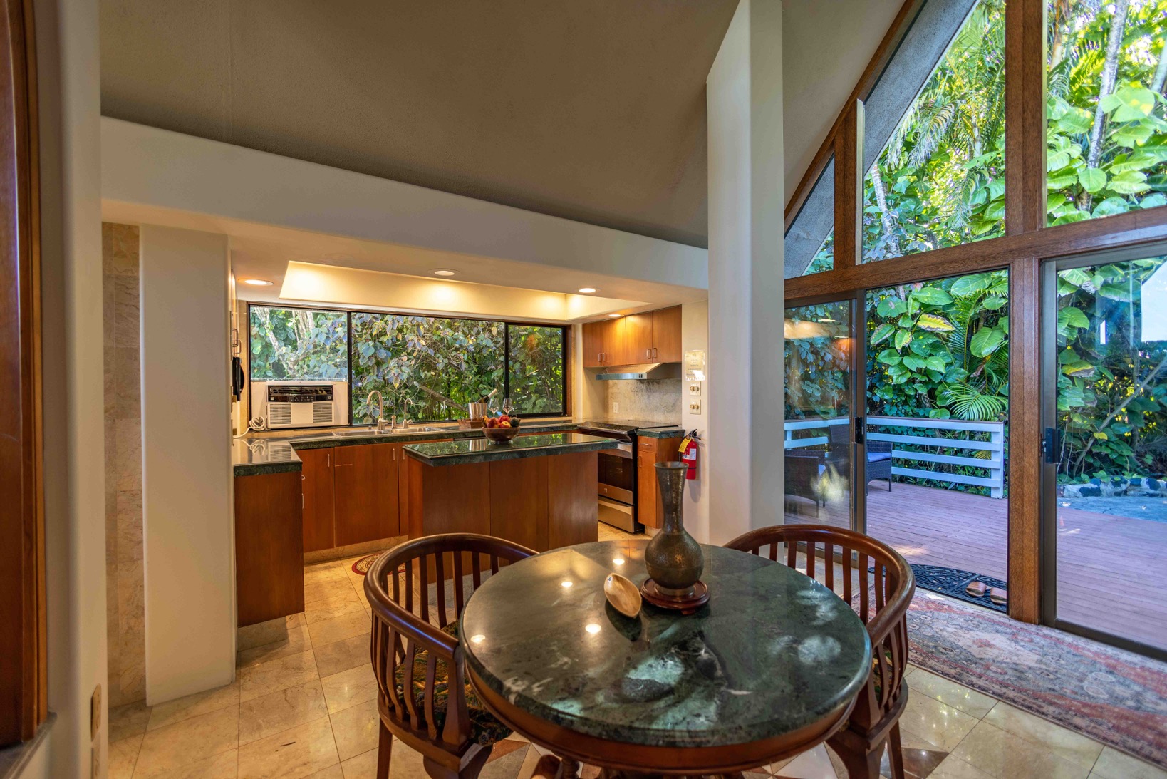 Luxury suit in Maui retreat