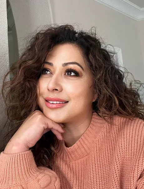 Portrait of Mary Daniella Nagy, permanent make-up artist