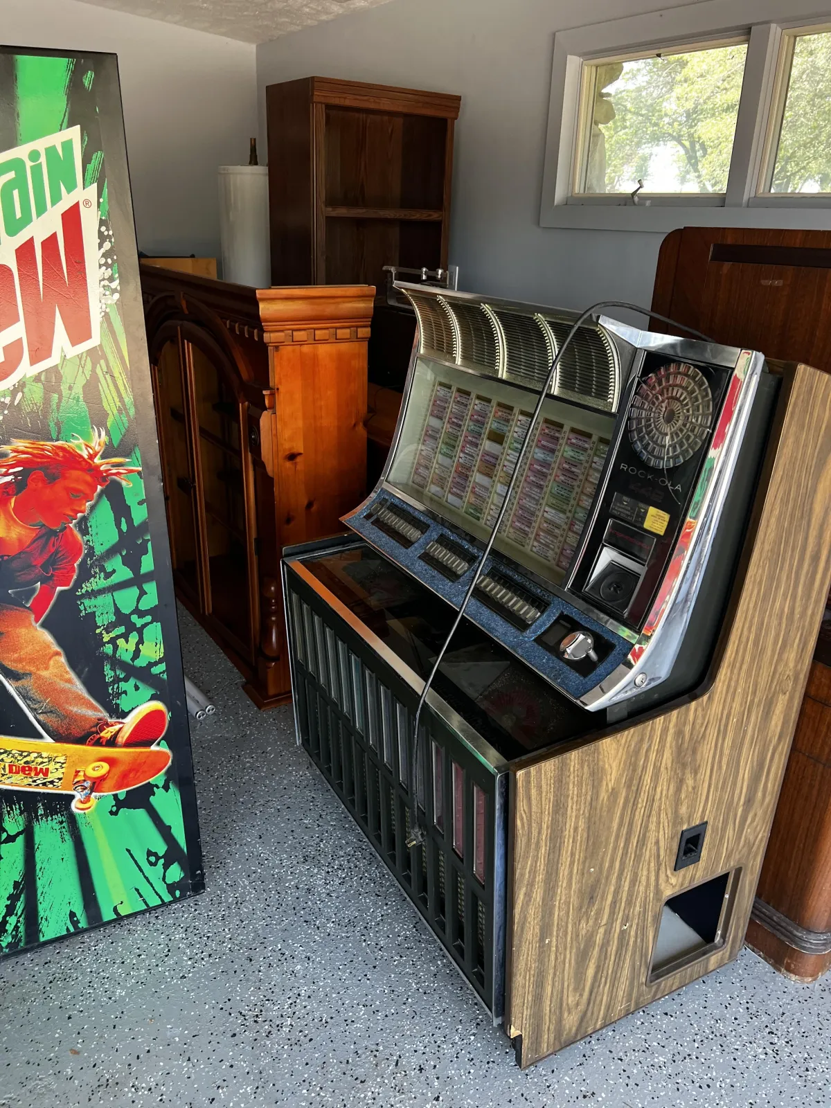 Older Jukebox post move.