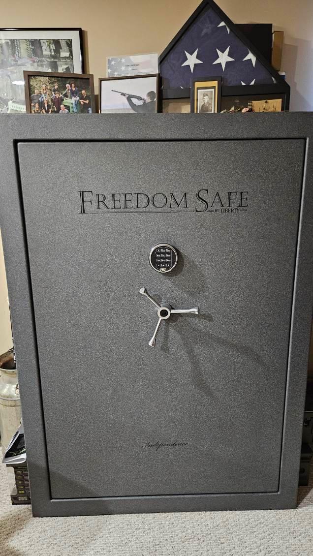 Freedom fire resistant gun and ammo safe