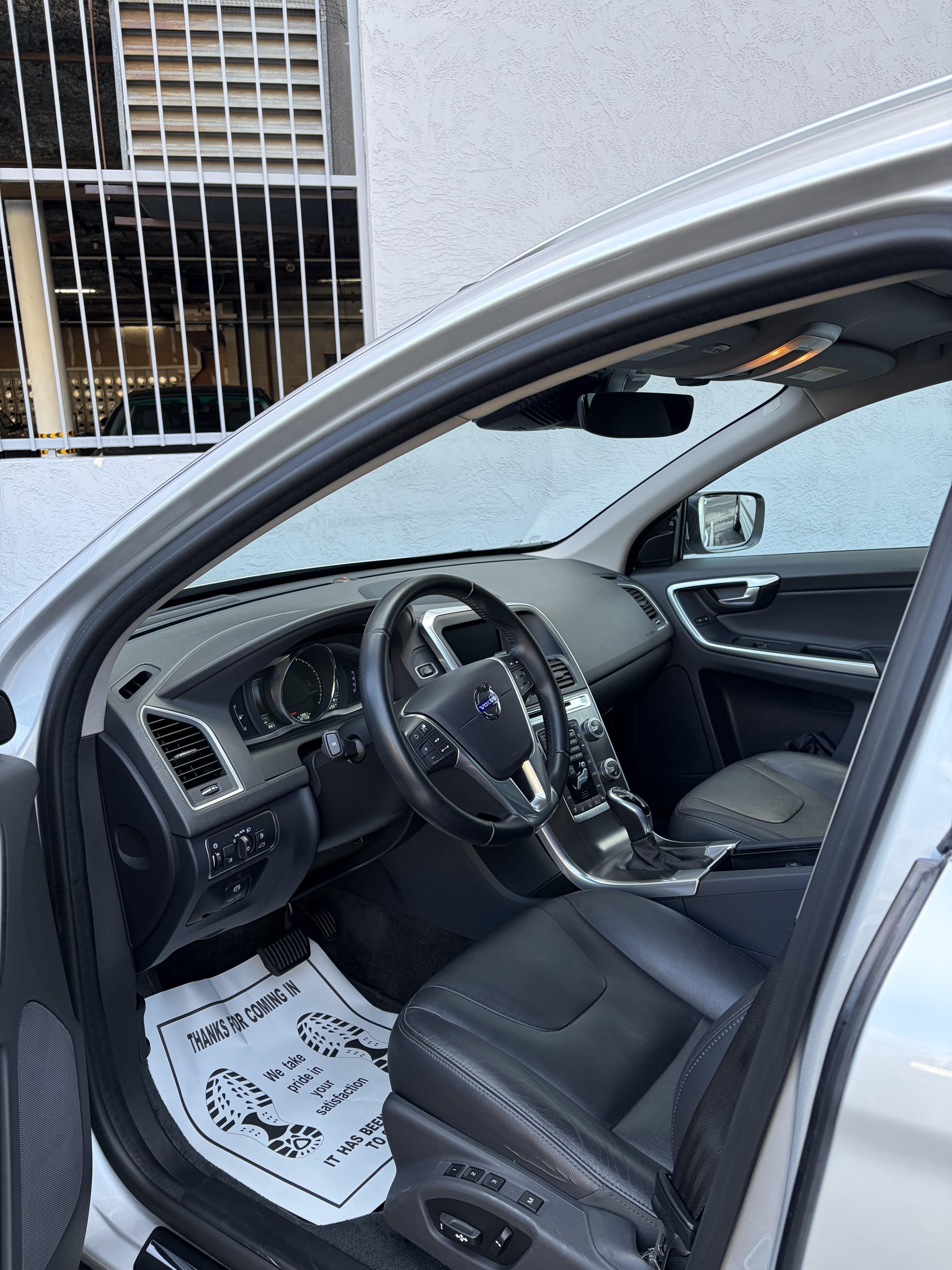3 Signs That Mean “This Car Needs Professional Detailing” - Auto Detailing across Mountain View, Los Altos, Menlo Park, CA and cities around San Mateo & Santa Clara County