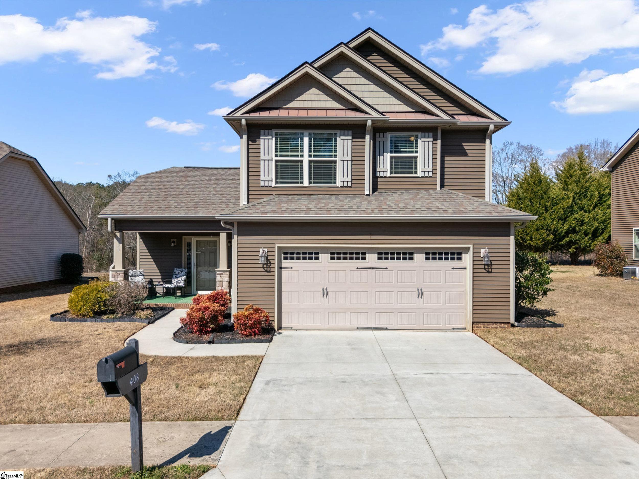 Greenville Concrete builds and installs driveways