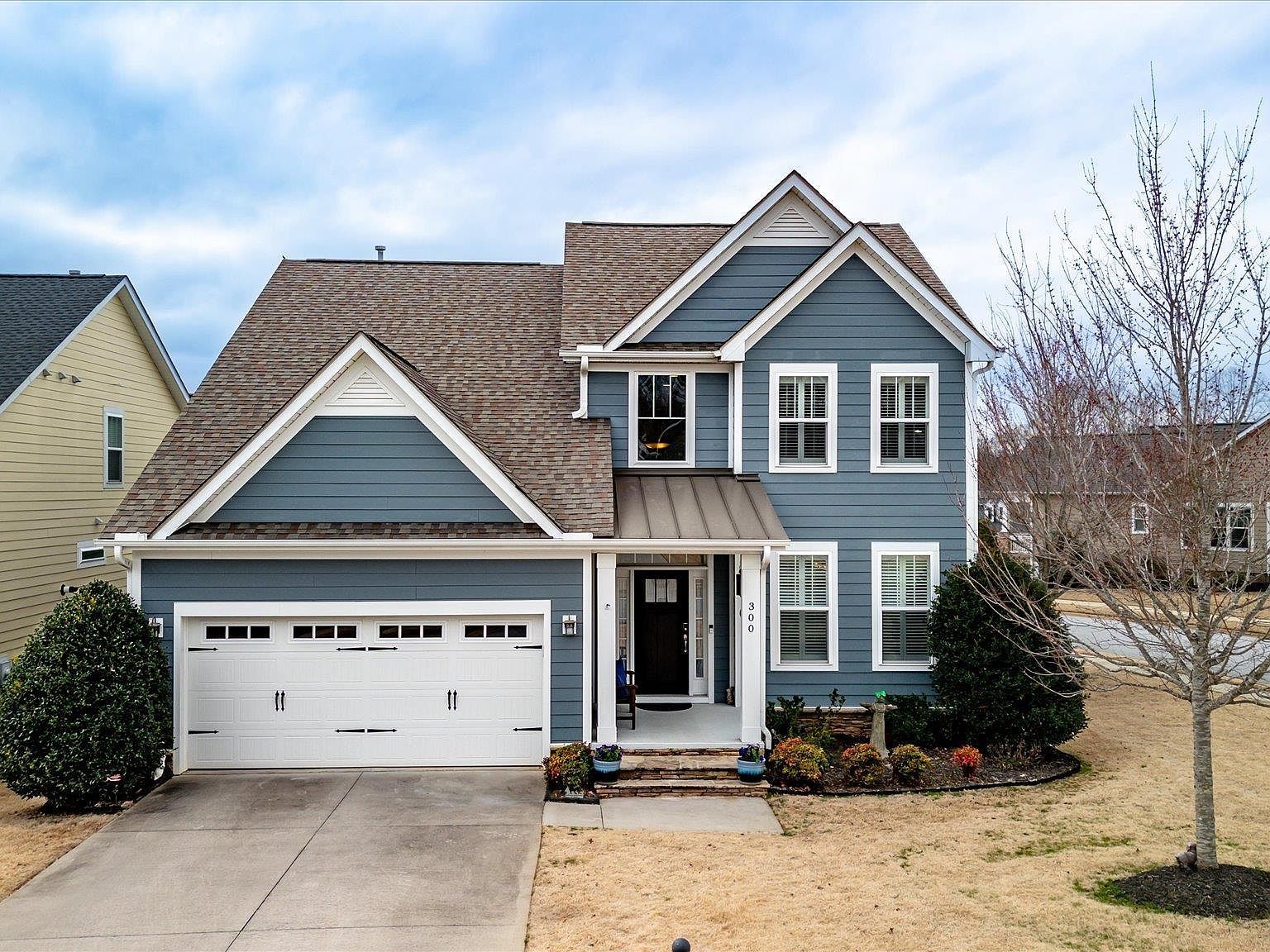 Greenville Concrete builds and installs driveways