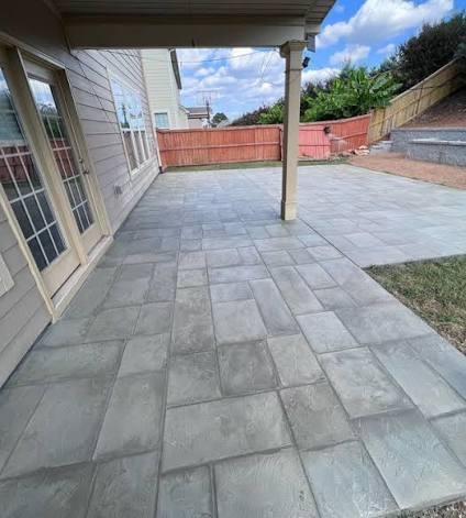 Greenville Concrete Pros builds and installs patio