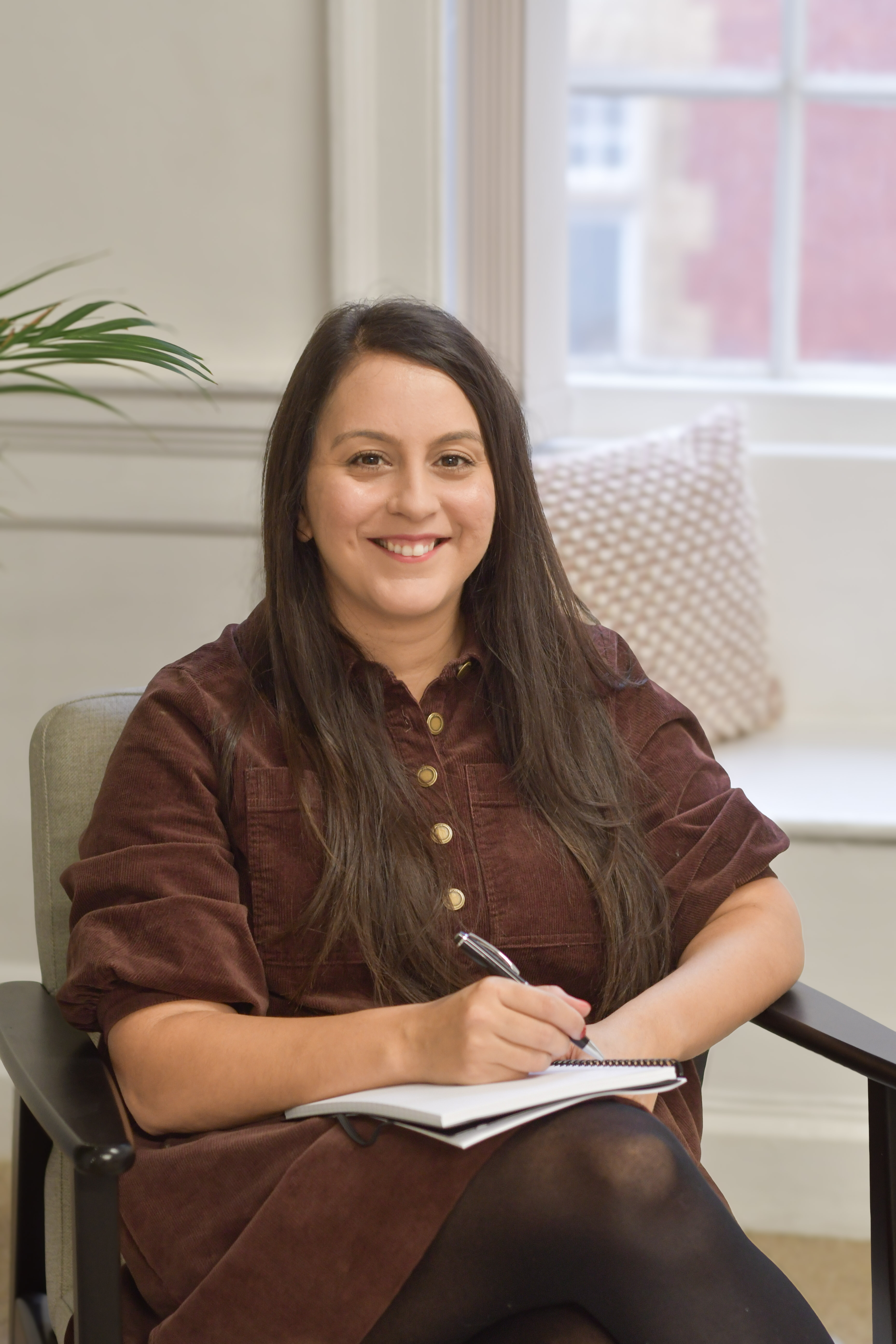 Dr Sara Schamborg, psychologist and trauma therapist specialising in workplace trauma and work anxiety