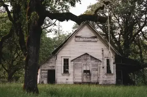 An old house, depicting the old way of buying a home.