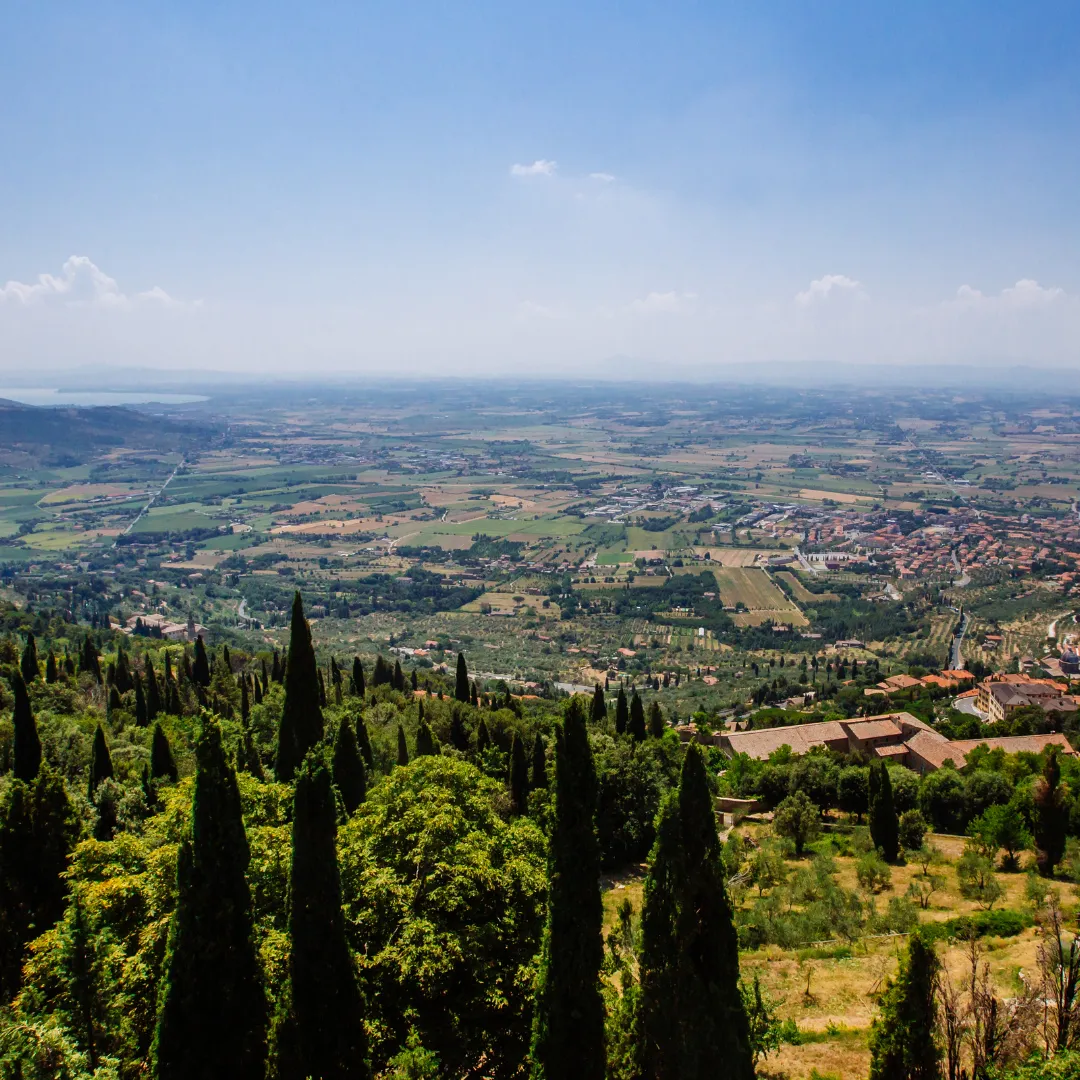Small group Tuscany wine retreat with hosted experience