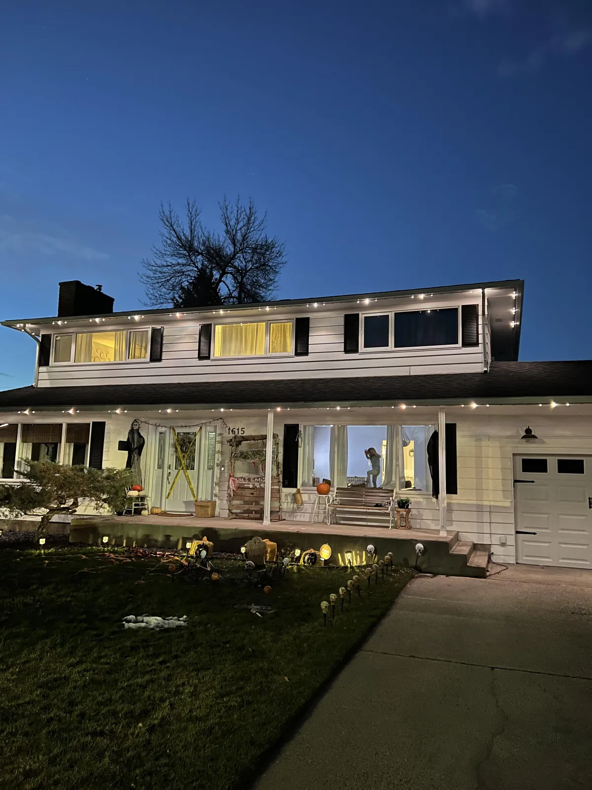 Permanent vs. Traditional Holiday Lights: Which Is Better for Las Vegas Homes?