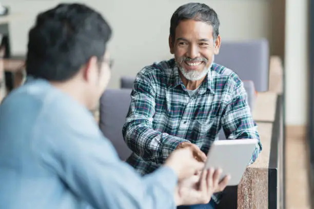Man shaking hands with SEO company San jose