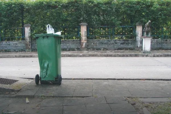 Why Summer Heat Makes Garbage Can Cleaning Essential in Stallings