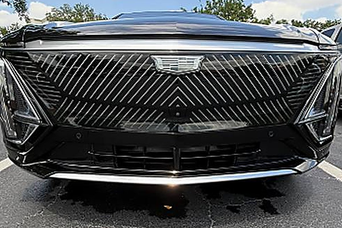 Mobile Detailing vs. Drop-Off: Which Is Right for Your Car, Boat, or RV?