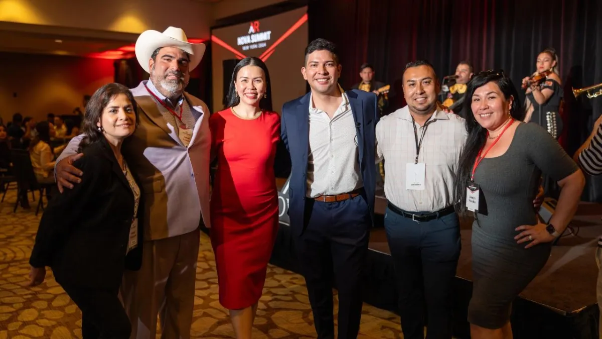 Interactuando con comunidad de bienes raíces