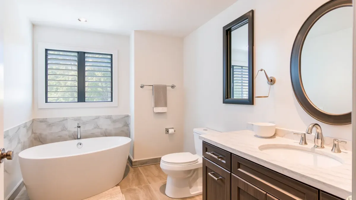 Elegant bathroom remodeling in Harvard Heights, CA with modern fixtures and stylish finishes.