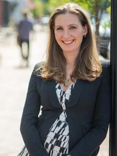 Robyn Puglia, FDSC, DIPION, IFMCP, MIFM, MBANT