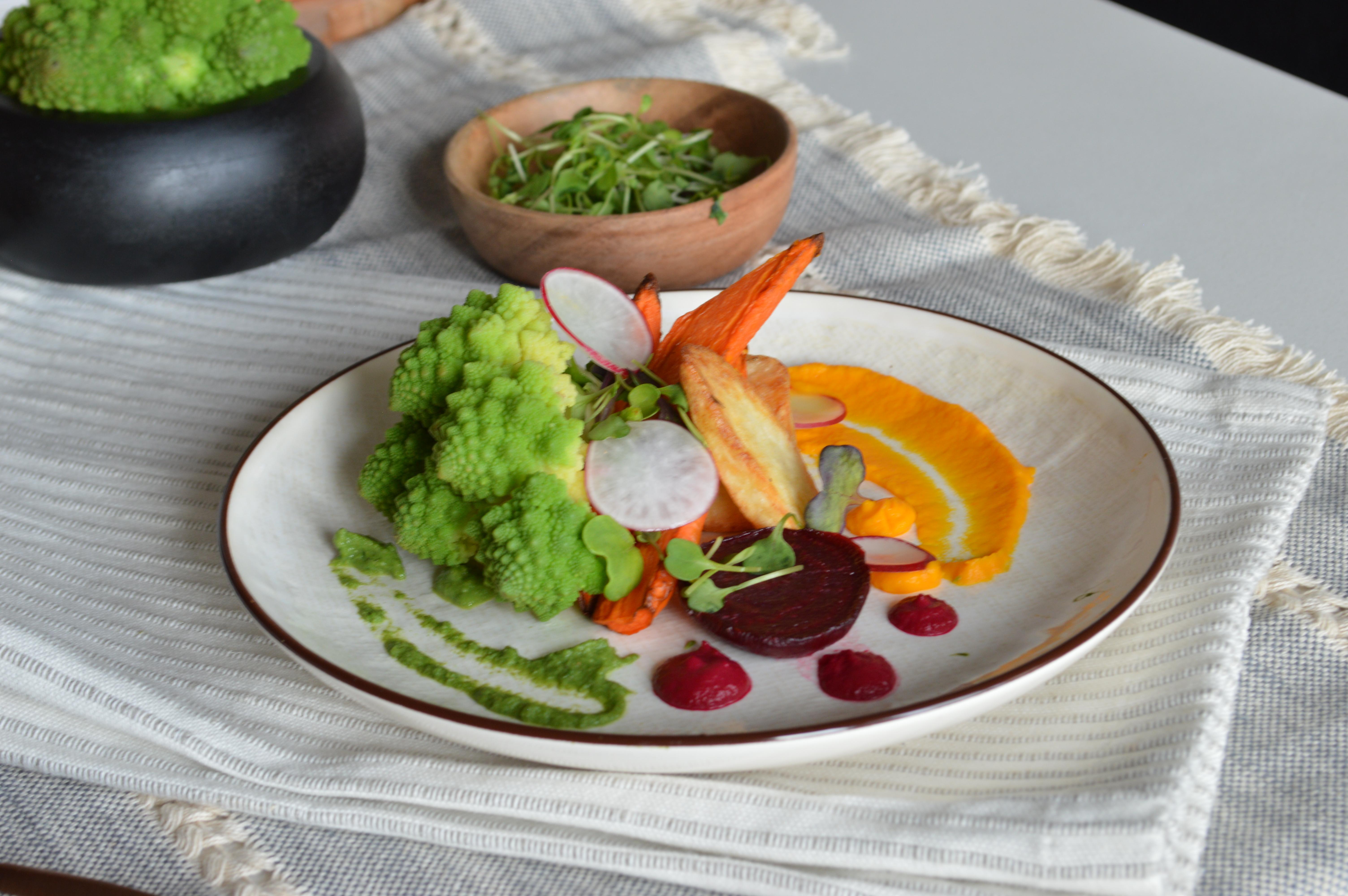 A close up of a bunch of blueberries