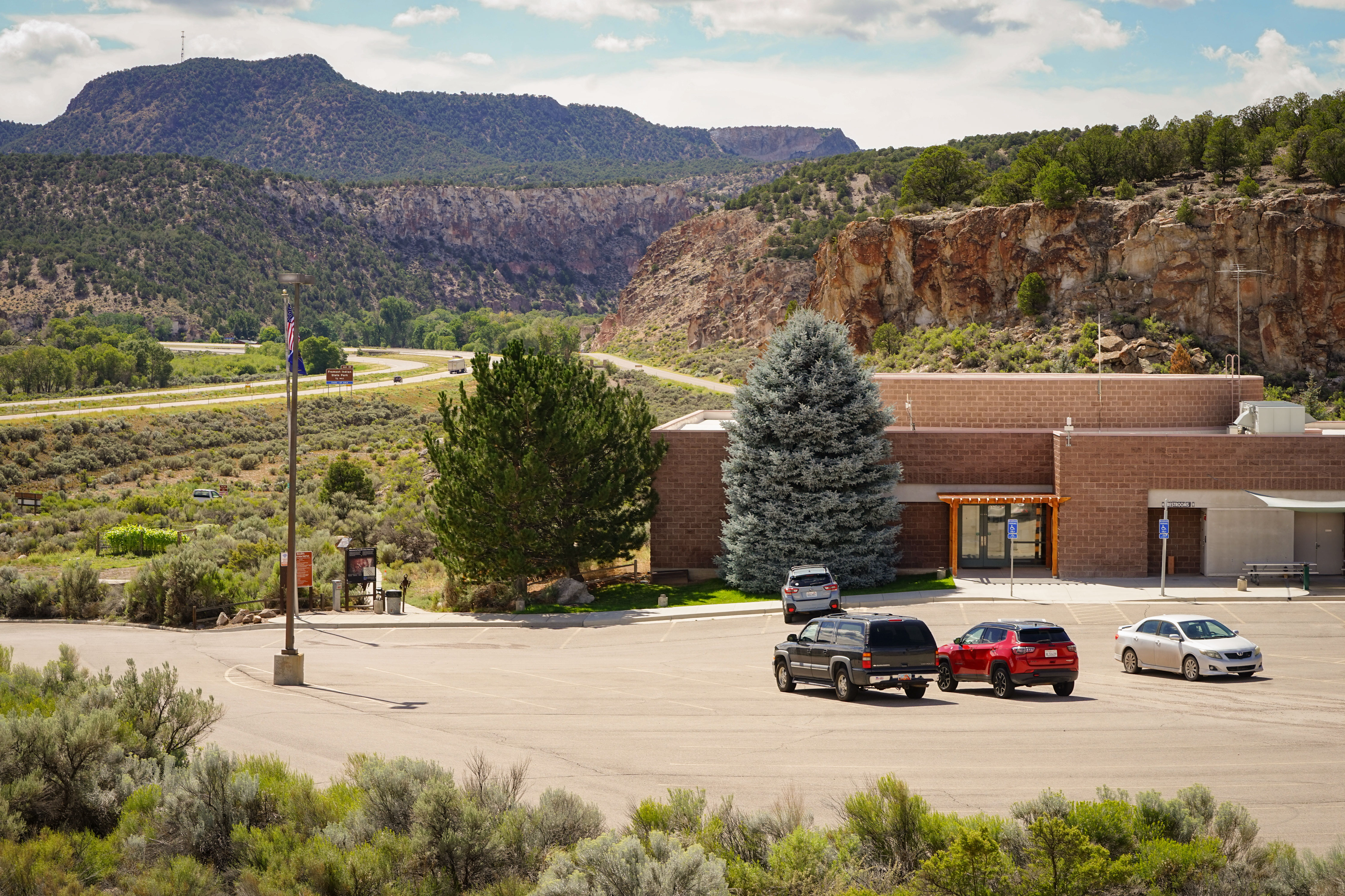 {{ custom_values.service_1 }} in {{custom_values.biz_area_1})