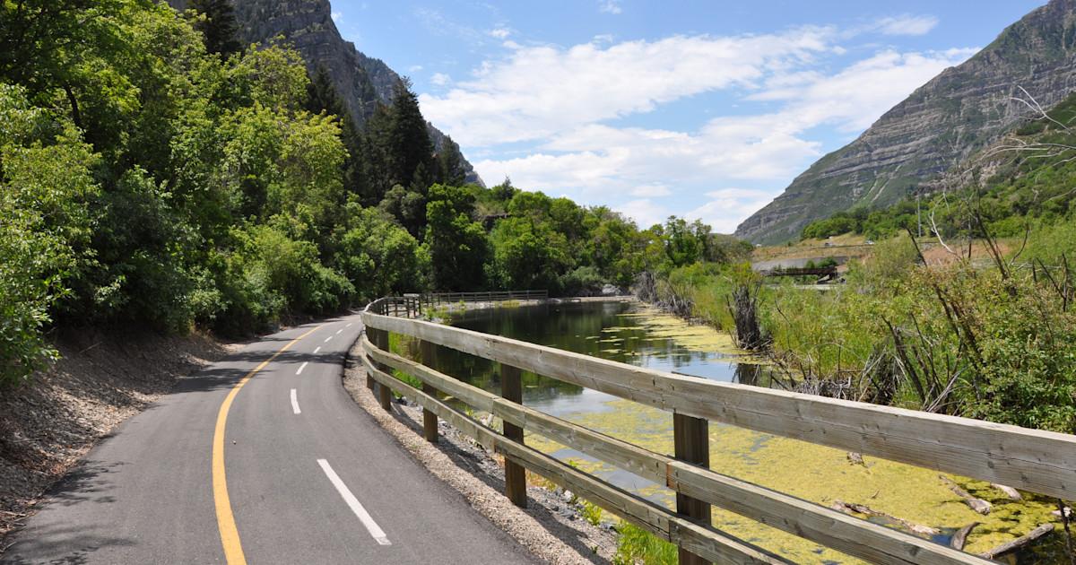 {{ custom_values.service_1 }} in {{custom_values.biz_area_1})