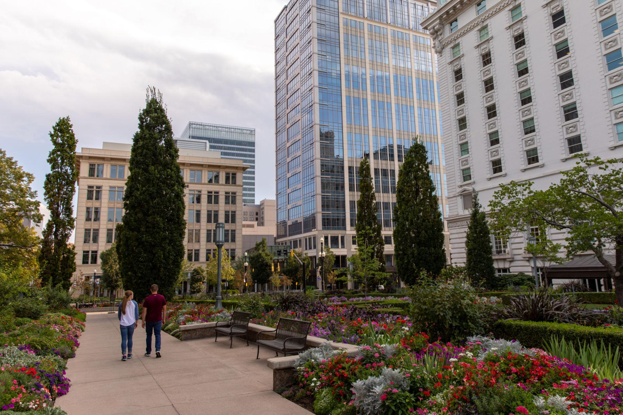 {{ custom_values.service_1 }} in {{custom_values.biz_area_1})