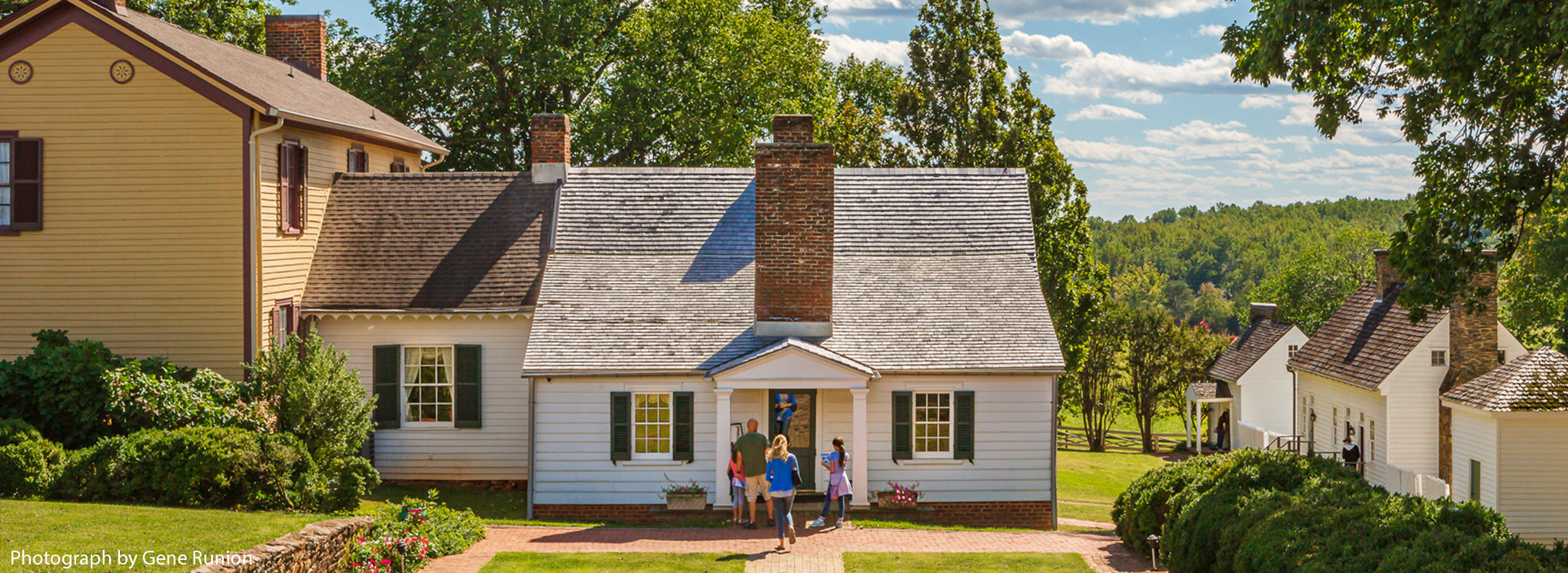 {{ custom_values.service_1 }} in {{custom_values.biz_area_1})