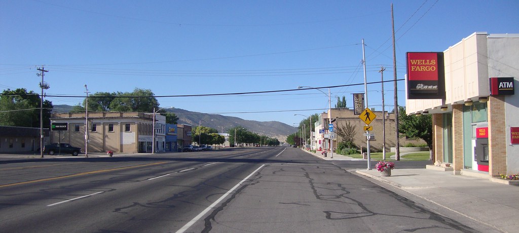 {{ custom_values.service_1 }} in {{custom_values.biz_area_1})