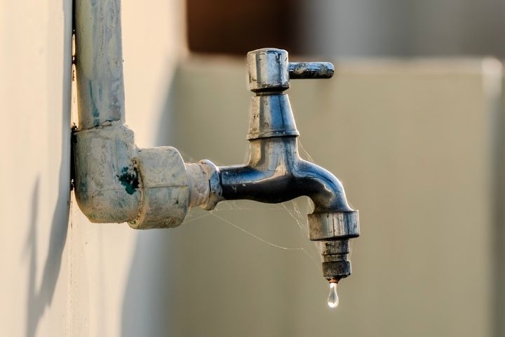 plumbing problems leaking faucet