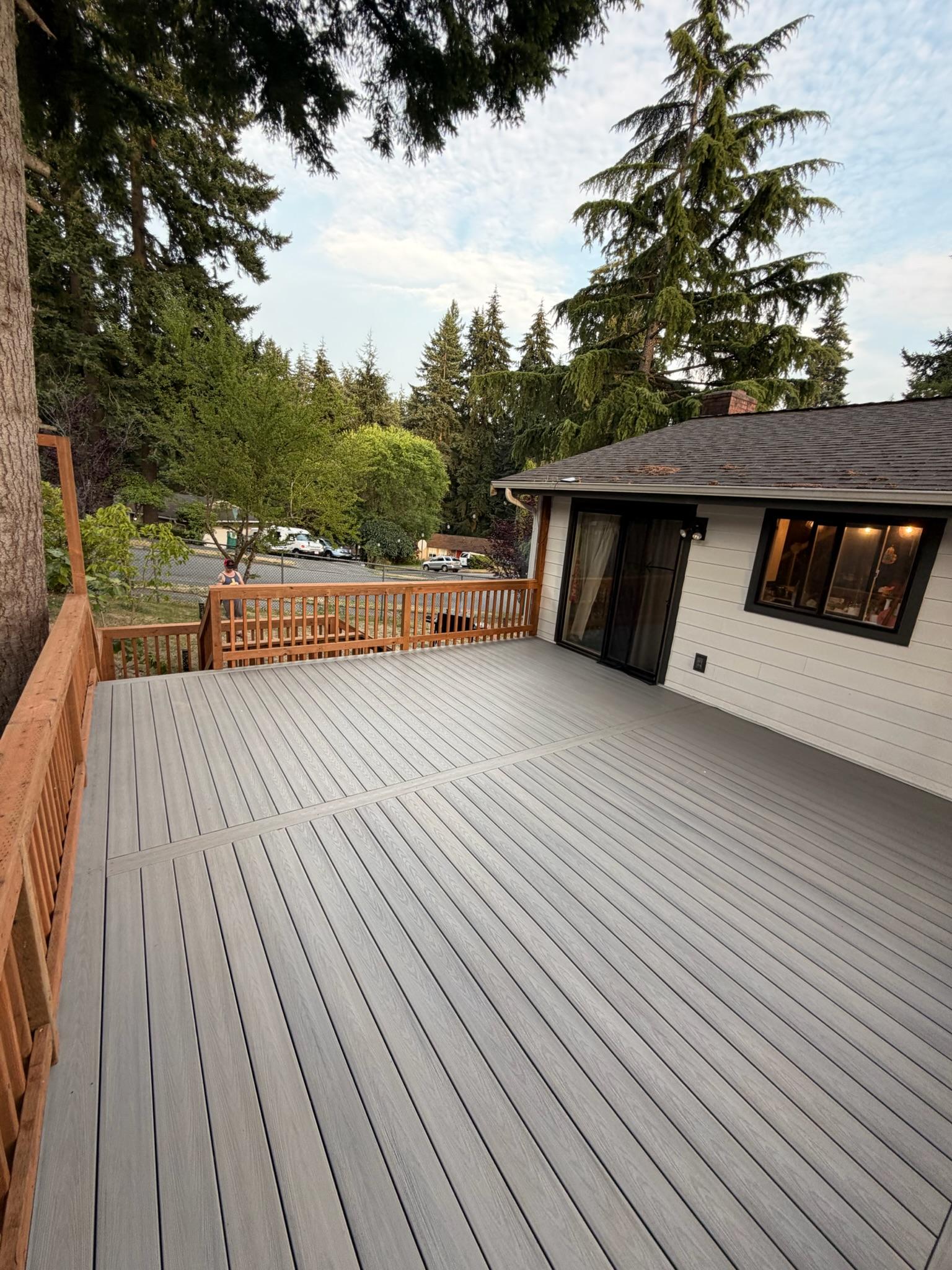 New Trex Deck for Moutlake Terrace Family