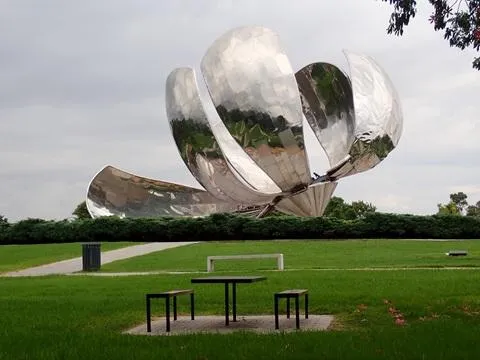 Floralis Buenos Aires