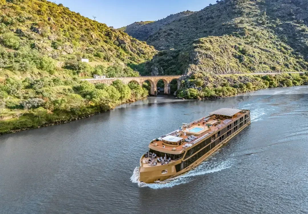 AmaDouro Ship