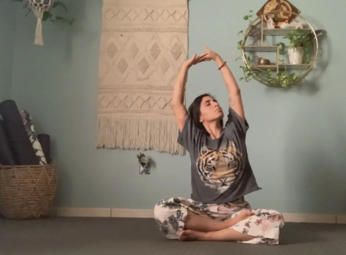 green leaf with water drops