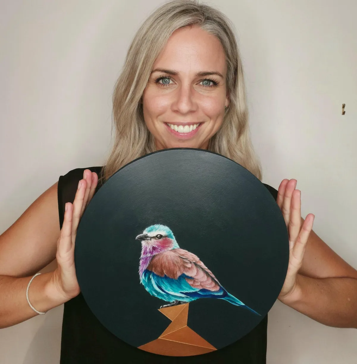 Artist at work – learn how to show up and sell your art online without overwhelm