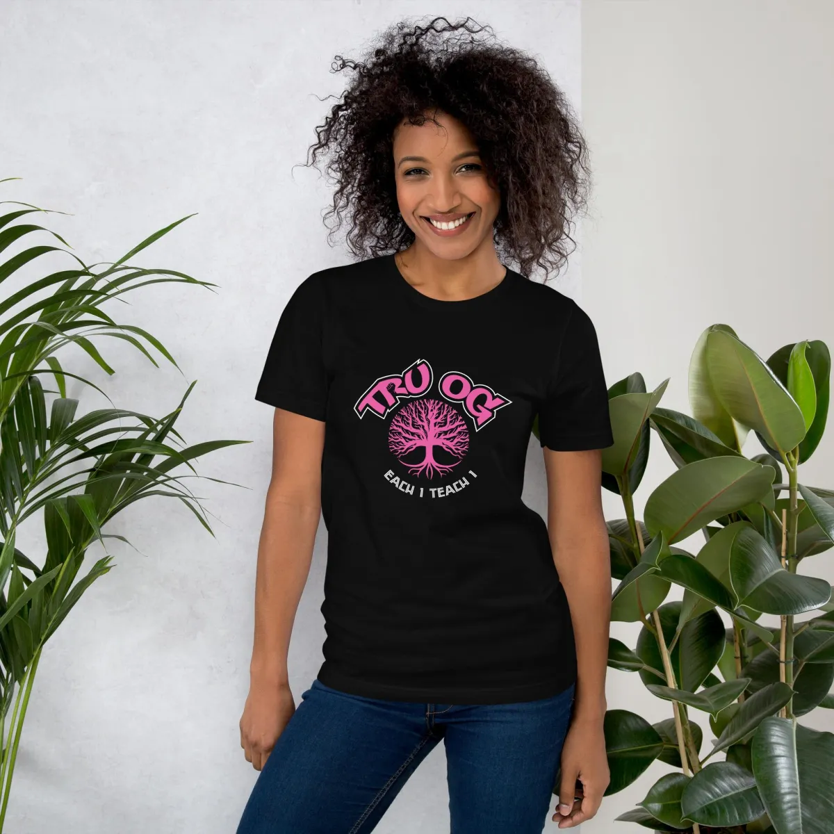 woman wearing black and pink tru og t-shirt