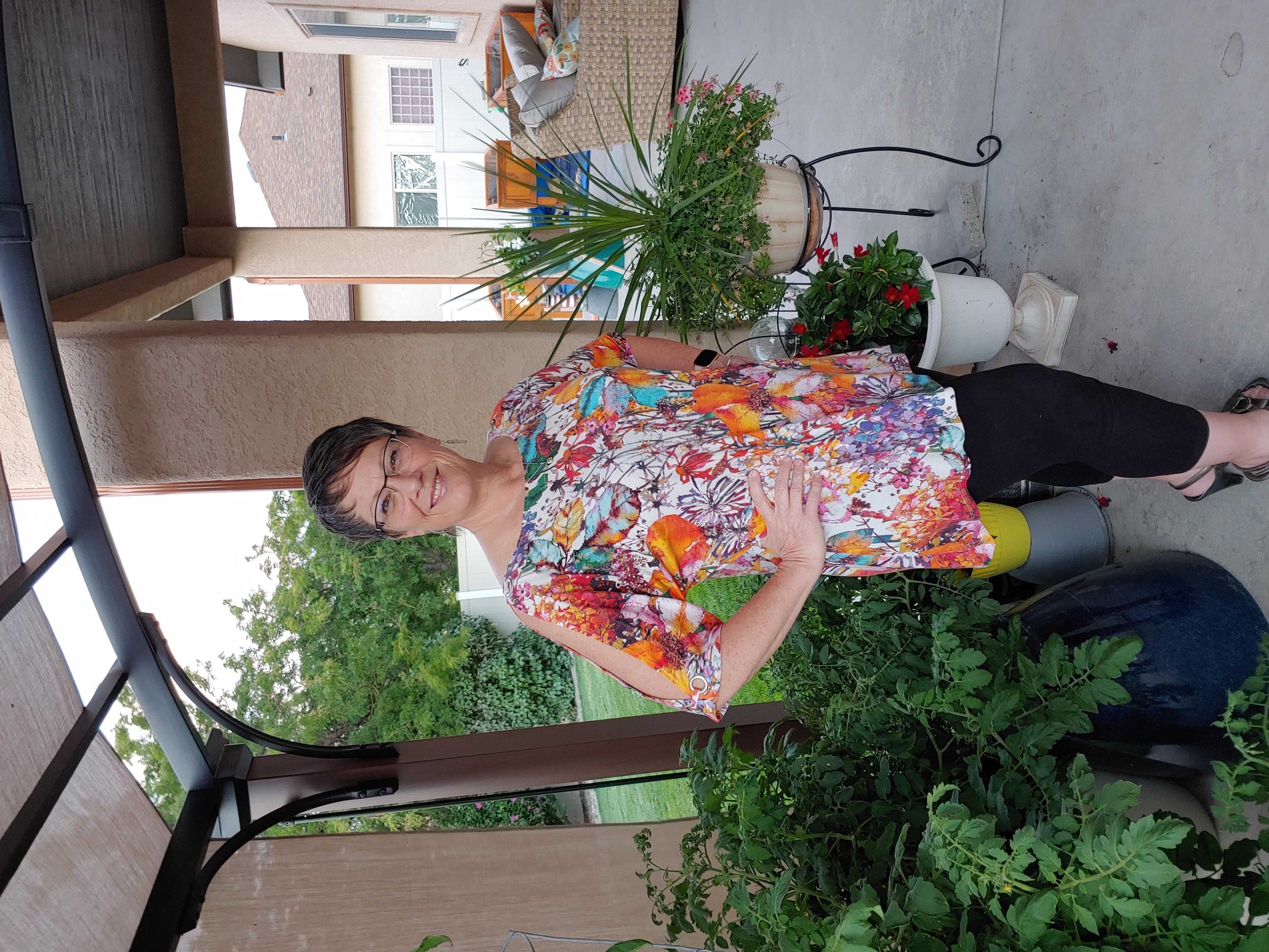 Insert original image here (Sarah Cuoco)