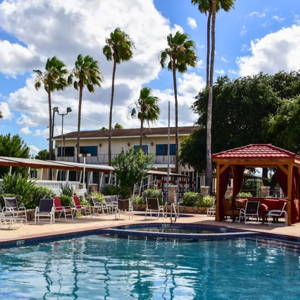 Premium bathhouse and lounge chairs at Possum Kingdom RV Resort