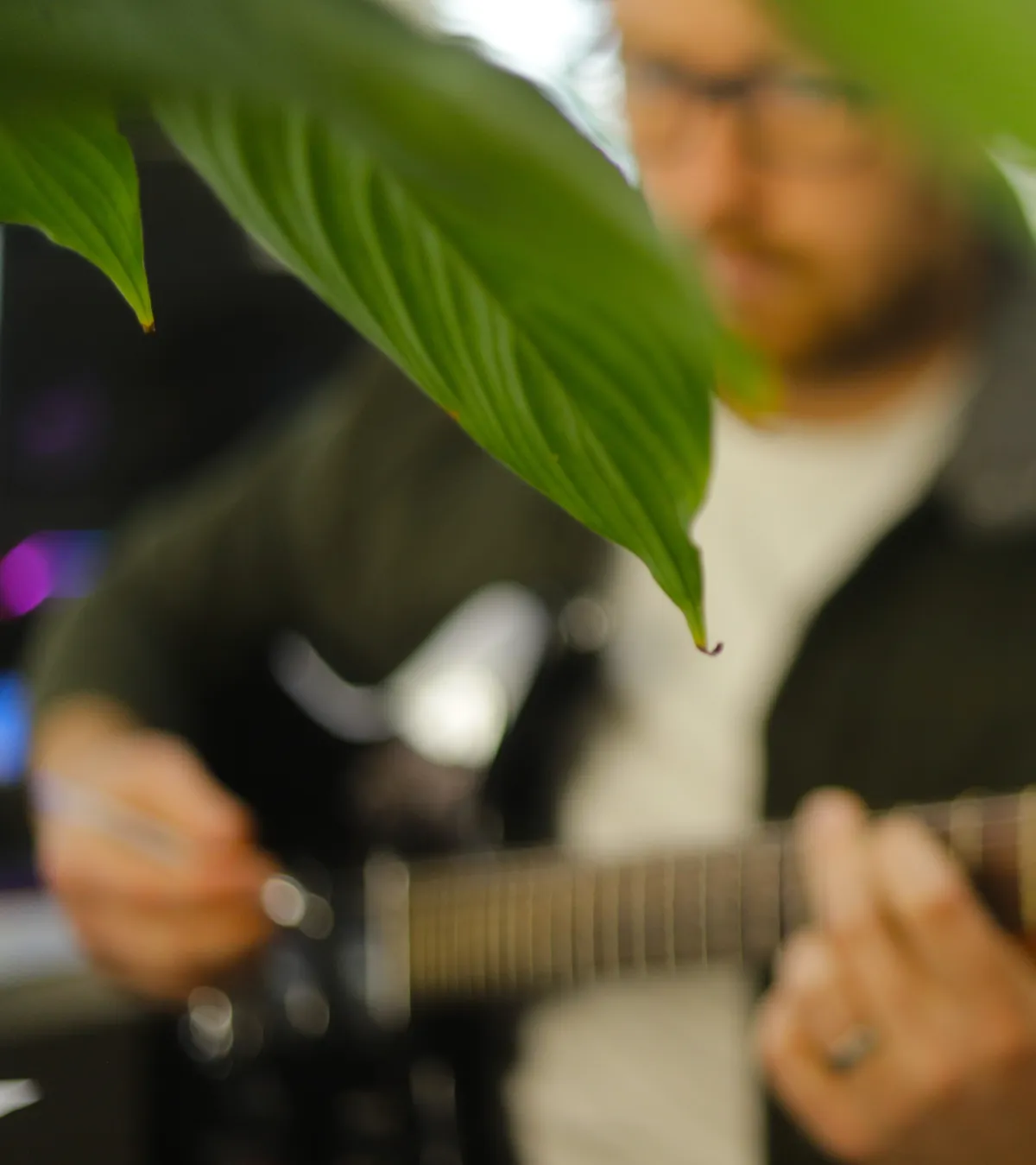 why beginners struggle with guitar