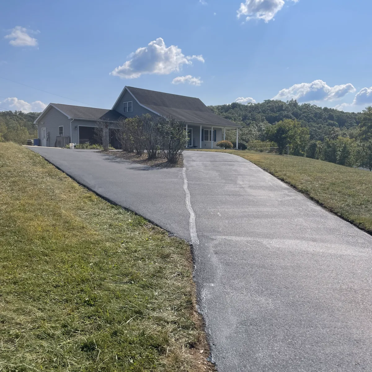 residential asphalt diveway