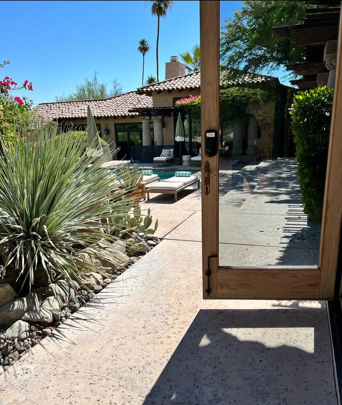 Cleaning door window in Indio 