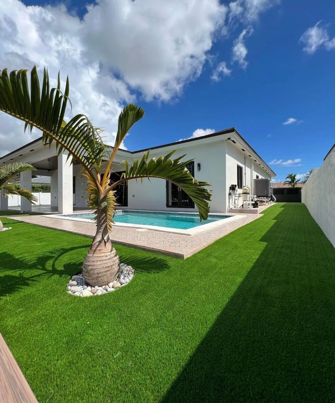 Premium Synthetic Grass For Residential Backyards In Miami FL