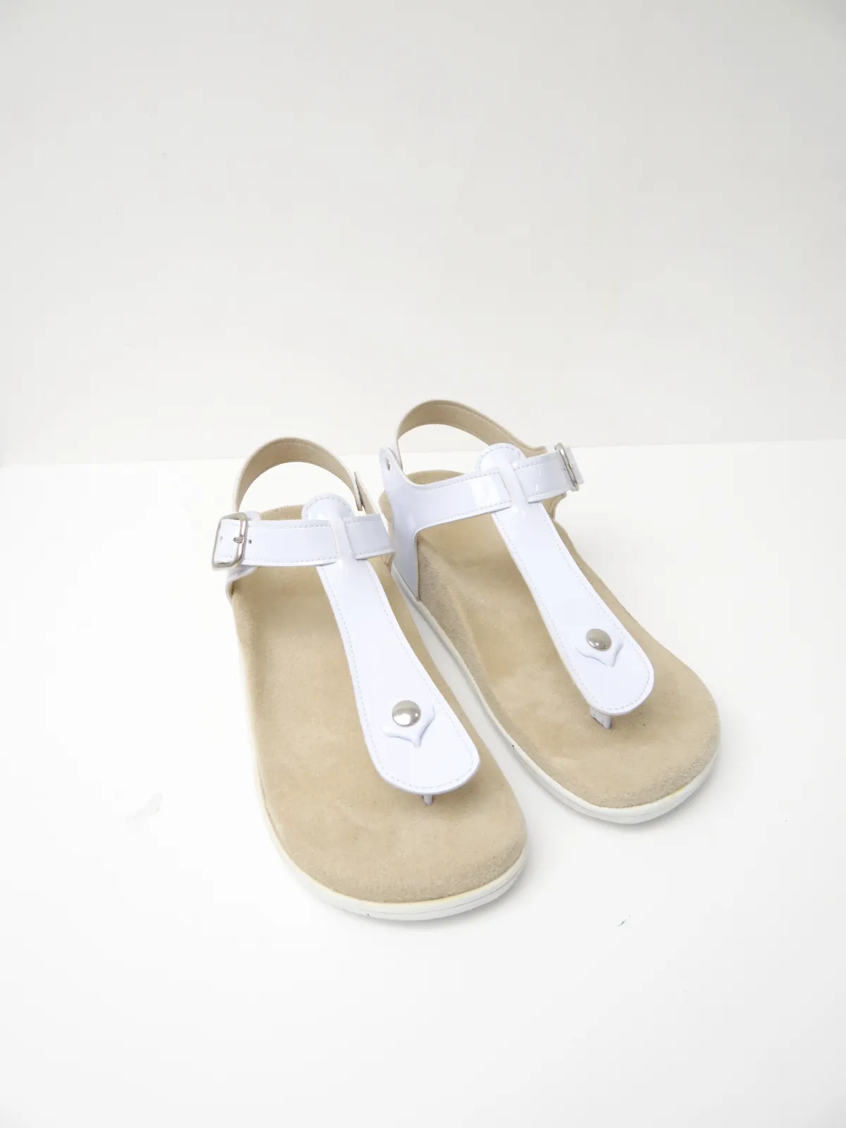 <sandales podologiques blanches avec entre-doigts sur mesure