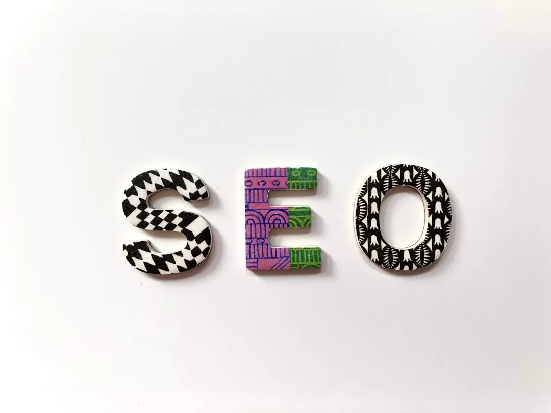 Letters "SEO" on a white background.