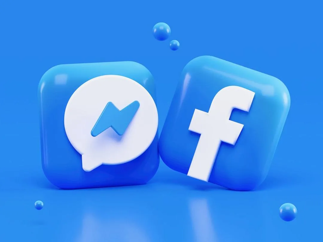 Facebook and Facebook Messanger icons.